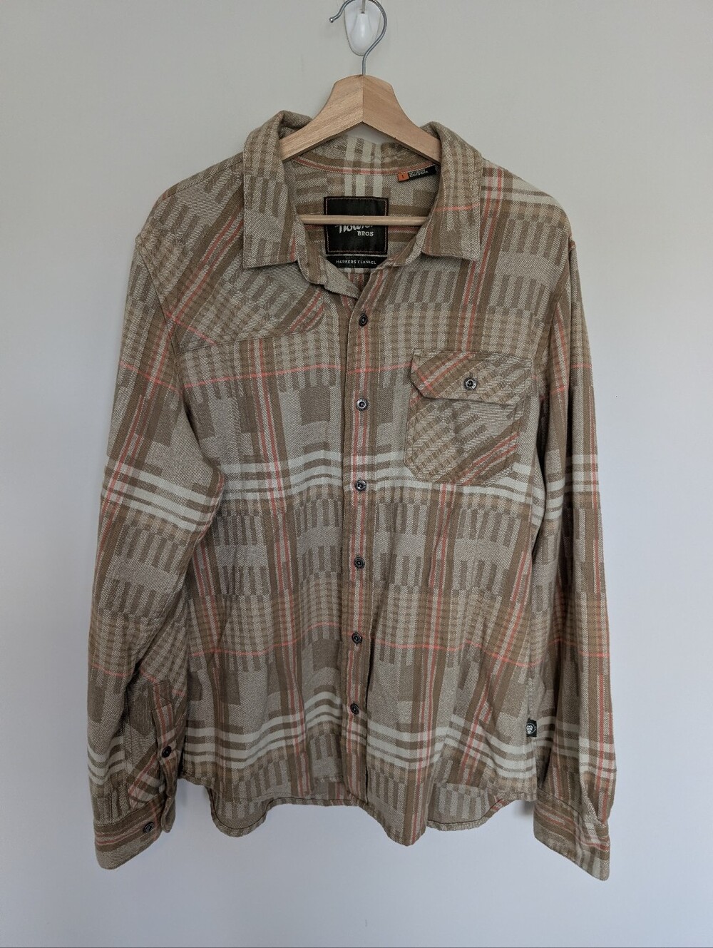 Howler Bros Harker’s Flannel Shirt Men’s Size Large Tan Orange Button Down